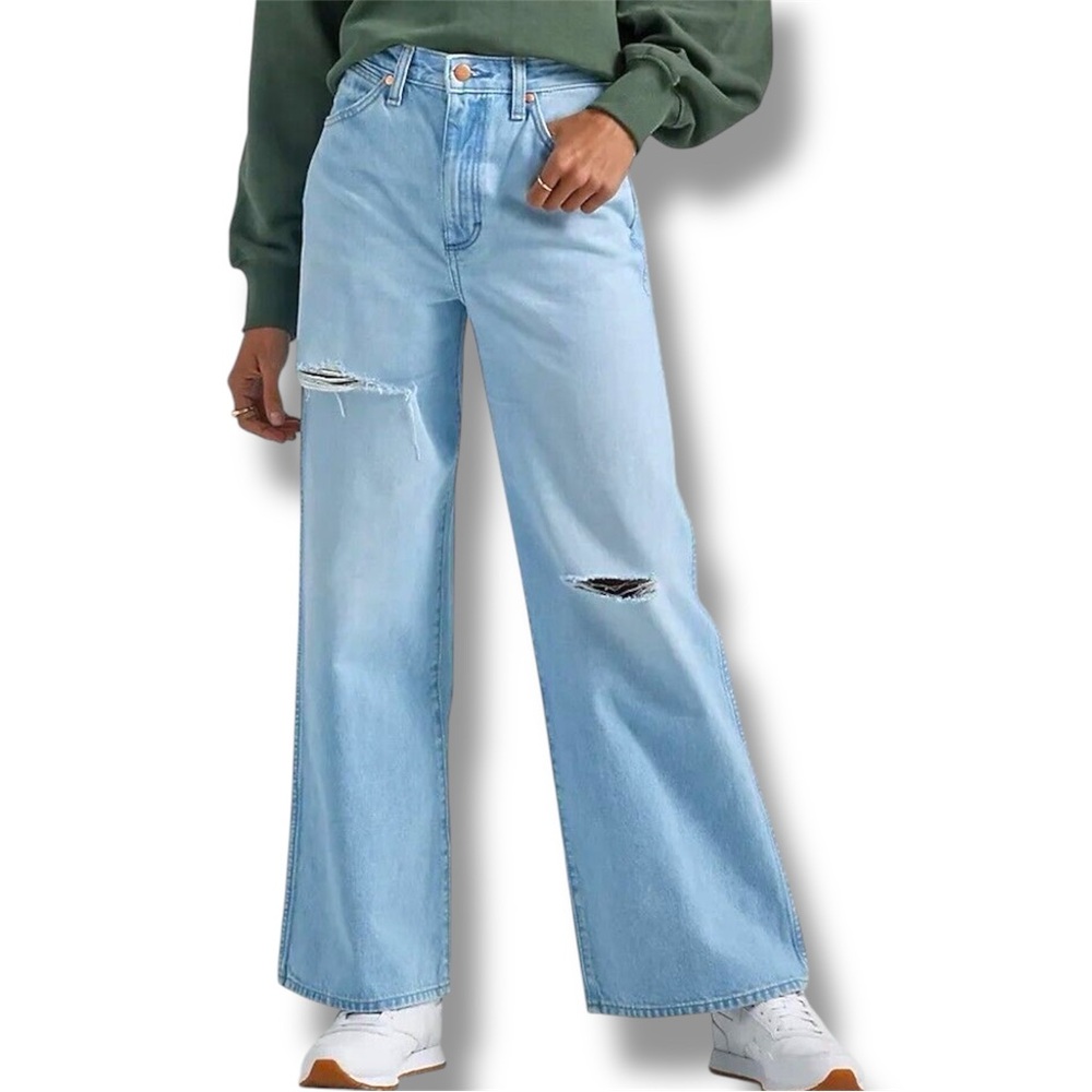 NWT Wrangler Sz 31 x 28 Worldwide 661 High Rise Wide Leg Flare Blue Jeans